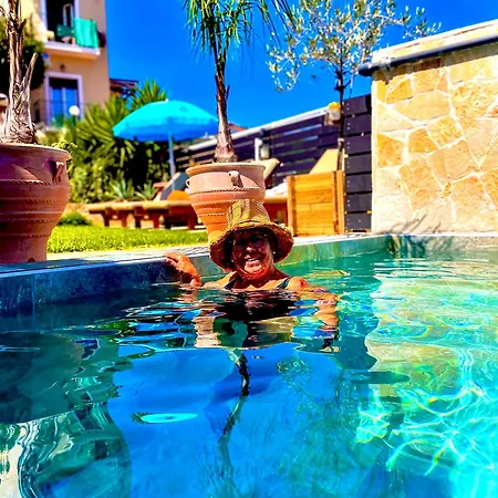 Odysseas Art * Poros (Kefalonia)